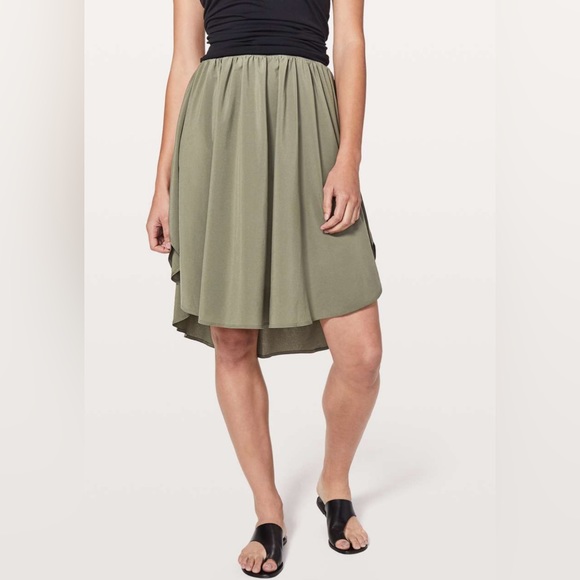 Lululemon The Everyday Skirt in Sage - EXCELLENT/LIKE NEW CONDITION - Picture 3 of 8